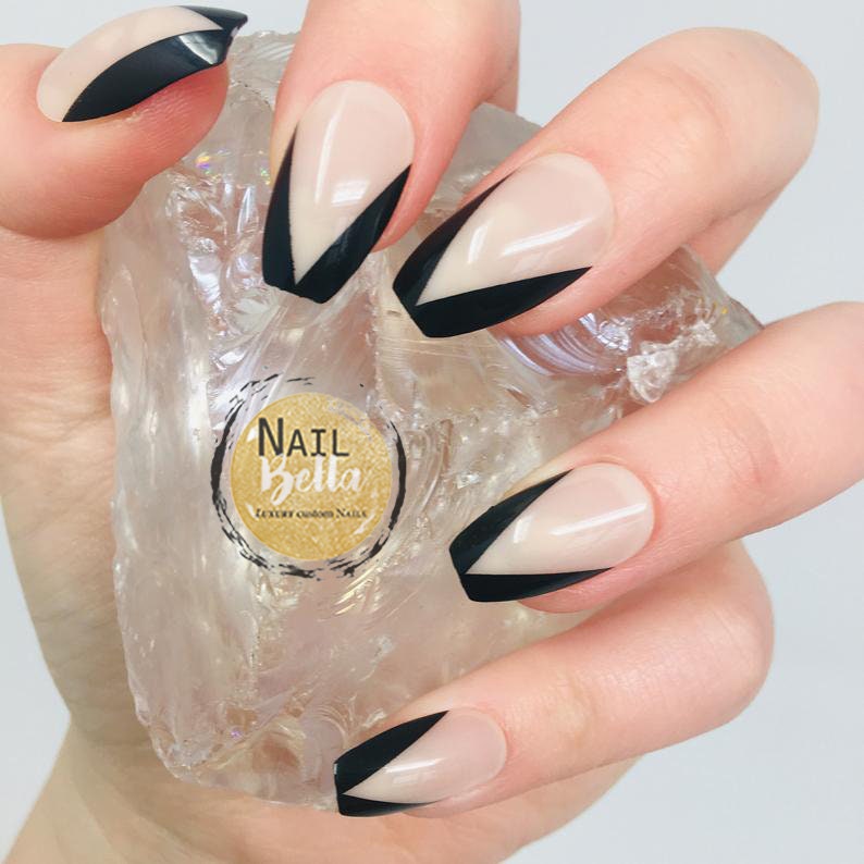 Black Short Coffin V-Shape French Tip Press on Nail Set / Fake Nails / False Nails / Glue On Nails / Ready to Ship / No Sizing Necessary