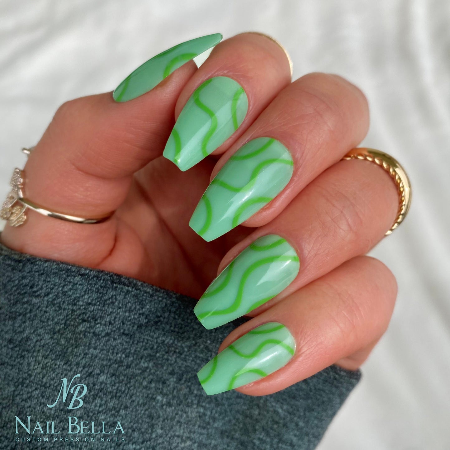 Green Swirl Mid Coffin Press On Nails / Nails with Designs / Fake Nails / Glue On Nails / Nail on Press Nail Short / Press on Nail Short